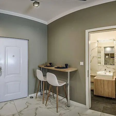 Pure Elegance For Real Treasure Seekers Apartment Budapest